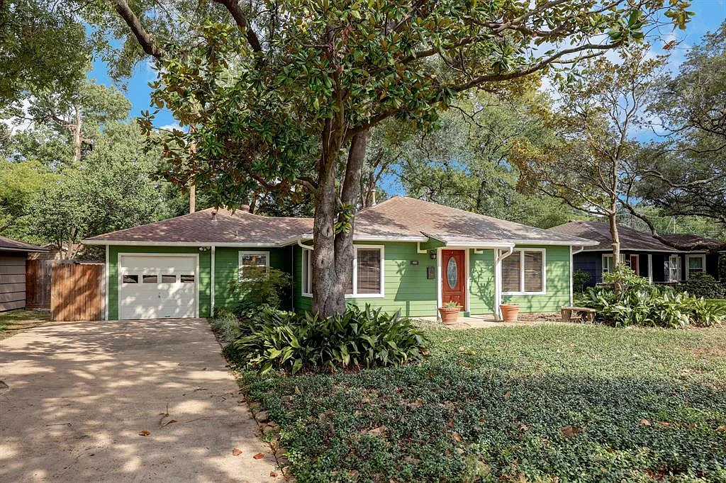 3 bed, 1261 sqft, $2,975 — Photo 1