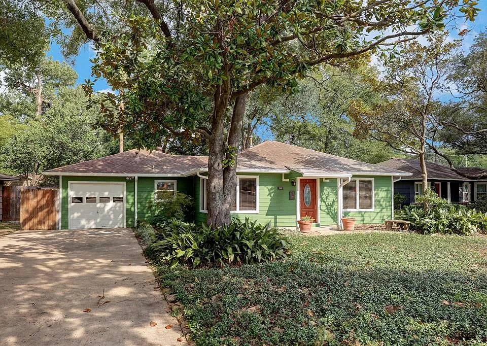 906 T C Jester Blvd