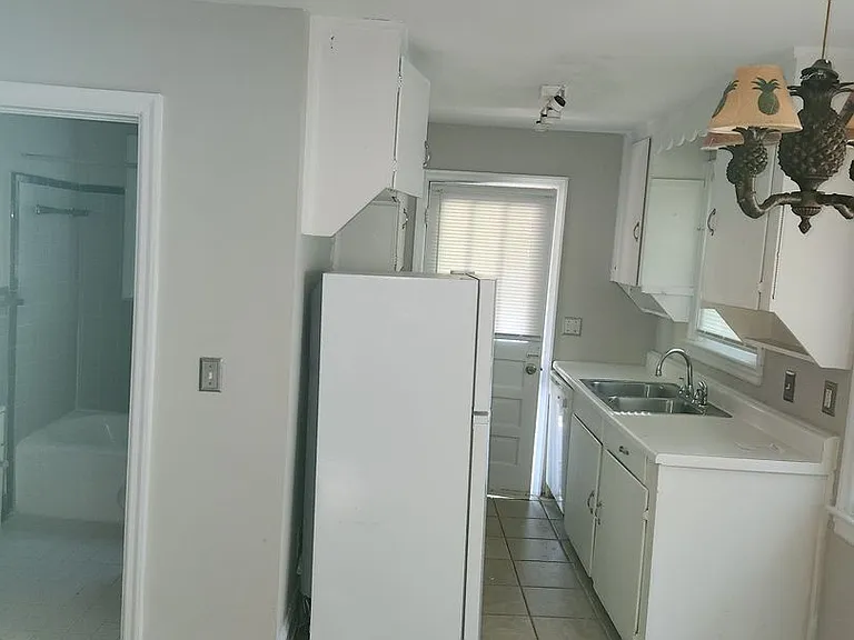 1029 Hancock St — Photo 9