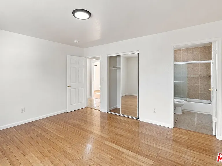 145 E Gage Ave — Photo 25