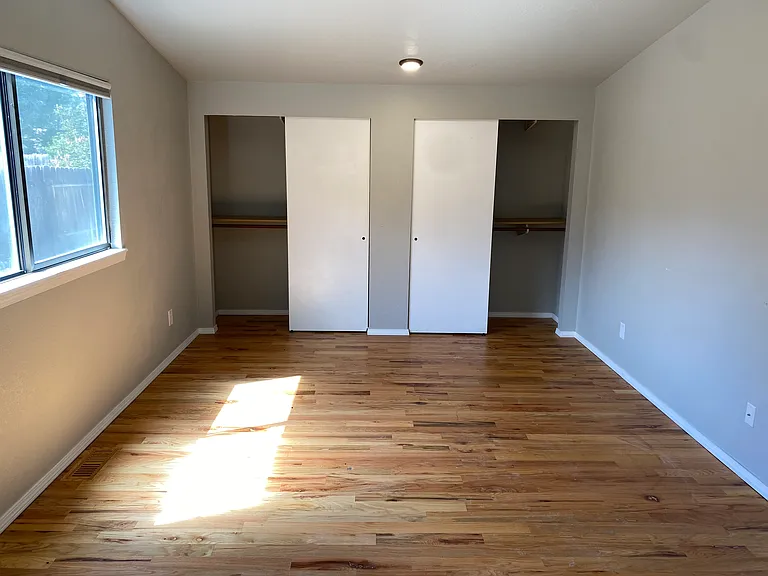 1617 Valley West Ave — Photo 11