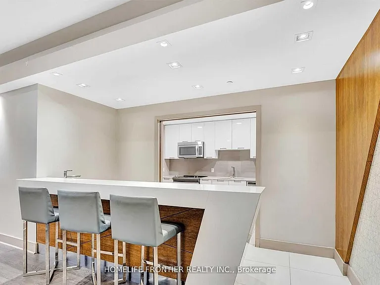 55 Eglinton Ave W #1607 — Photo 21
