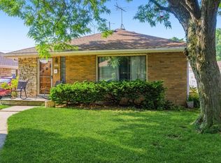 3325 W Verona Ct, Milwaukee, WI 53215