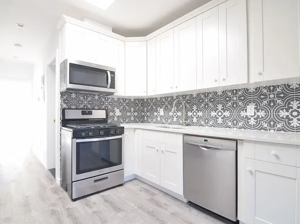 740 Putnam Avenue image 1 of 6