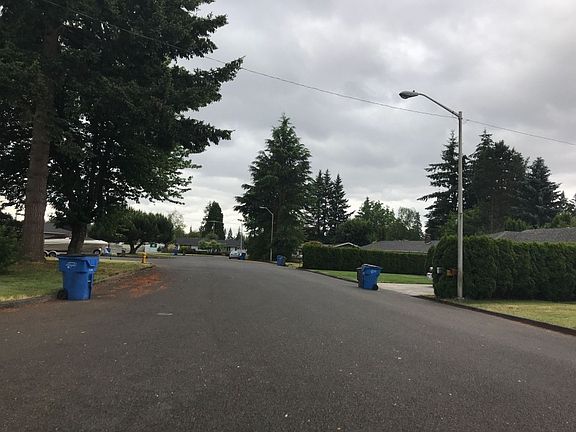 3rd image of 1520 NE 109th Ave