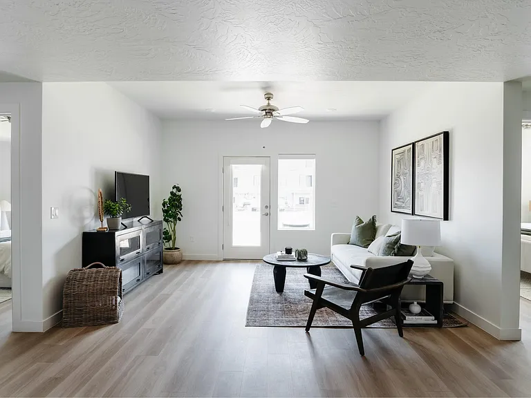 Bloomington Apartments — Photo 11