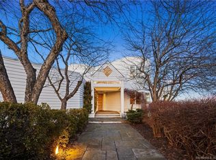 130 Ferncliff Dr, West Hartford, CT 06117