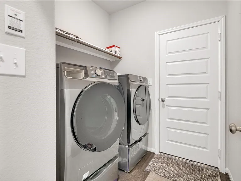 8426 Moonlight Bay Cir — Photo 27