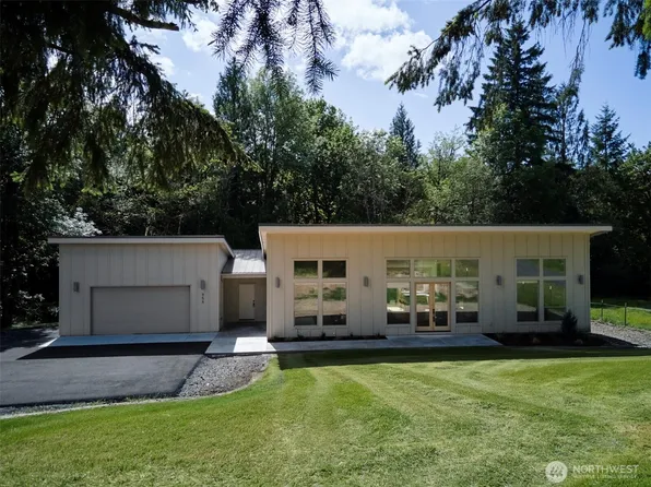 956 Paine Road, Castle Rock, WA 98611