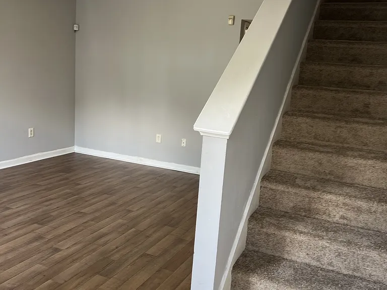 5914 Dogwood Mnr #1 — Photo 2