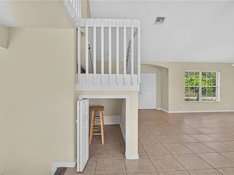 523 SE 25th Ln — Photo 13