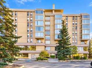4603 N Varsity Dr NW #704, Calgary, AB T3A2V7