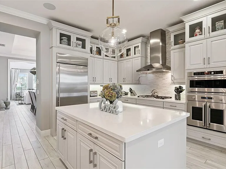 7556 John Hancock Dr — Photo 20