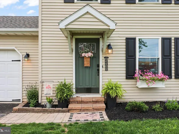3311 Fox Run Rd, Dover, PA 17315