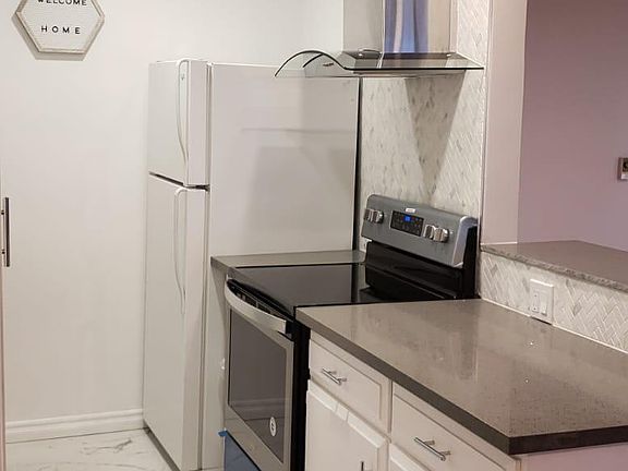 5th image of 1130 E 1st St Unit 104