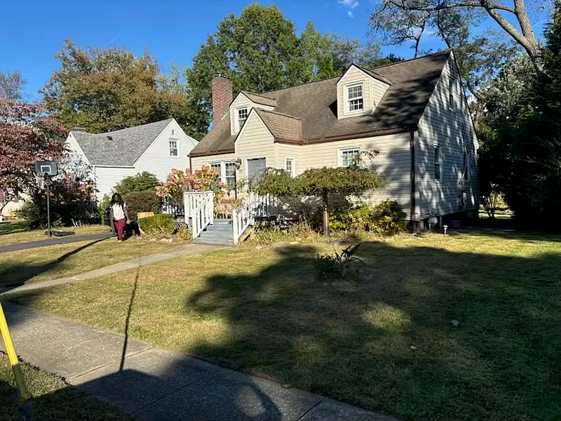 55 Oakwood Blvd