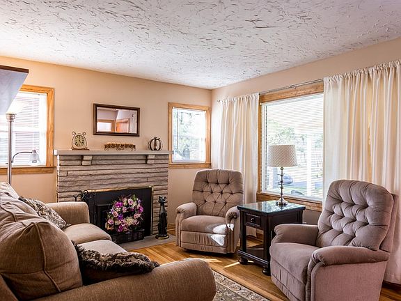 5th image of 146 Saint William Dr