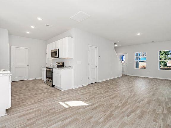 5th image of 108 Allen Ave
