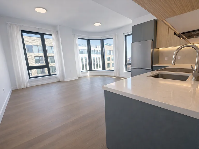 158 Lott St #305A — Photo 1