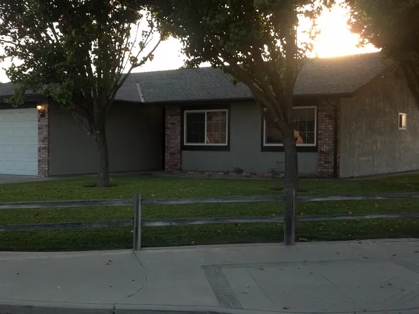 491 Blossom Dr, Ripon, CA 95366