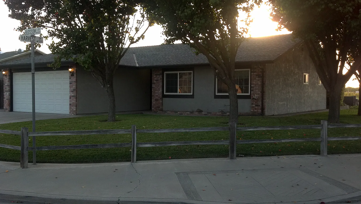 491 Blossom Dr photo 1