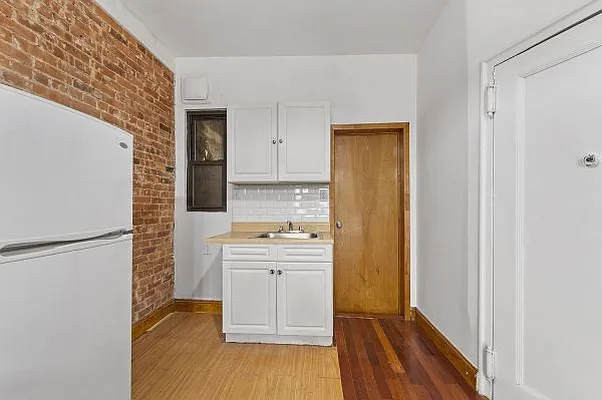 Rented by LG Fairmont Group | media 22