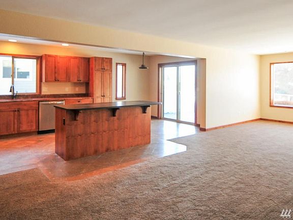 4th image of 520 11th St NE APT 5