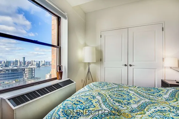 Rented by City Connections Realty | media 3