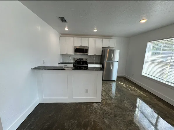 3431 S Garrett St #B, Marshall, TX 75672