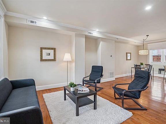 3rd image of 1154 4th St NE