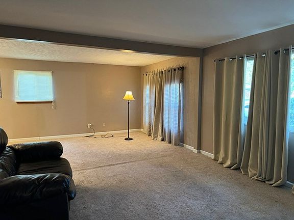 3rd image of 618 Teakwood Ct
