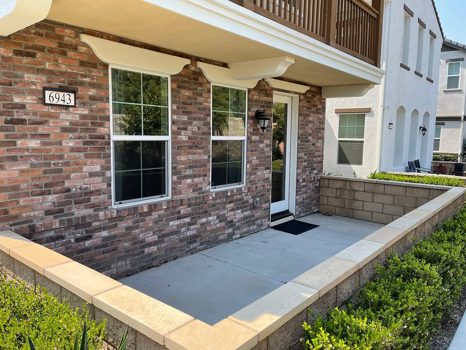 3 bed, 2.5 bath, 1642 sqft, $2,895 — Photo 2