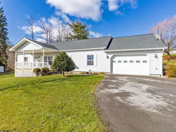 349 Morgantown St, Kingwood, WV 26537