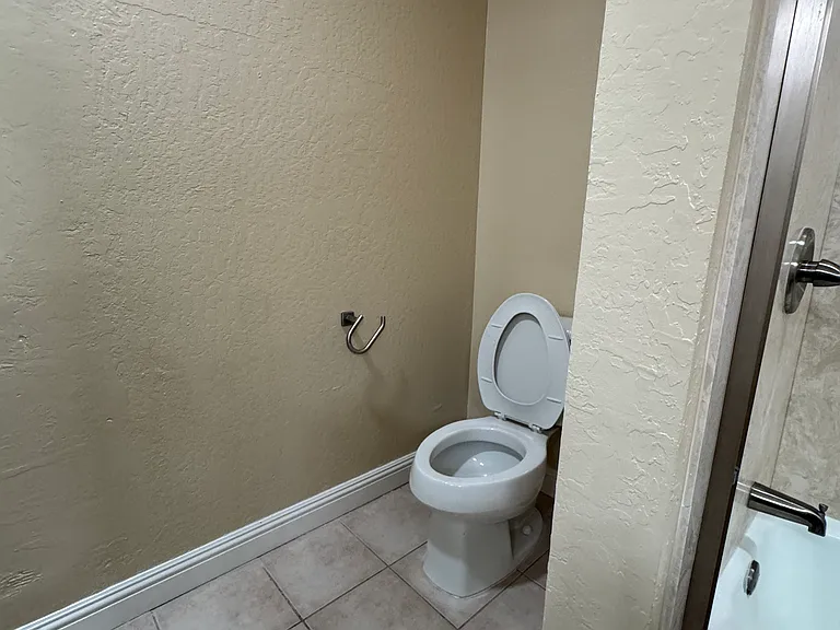 25912 Hayward Blvd — Photo 21
