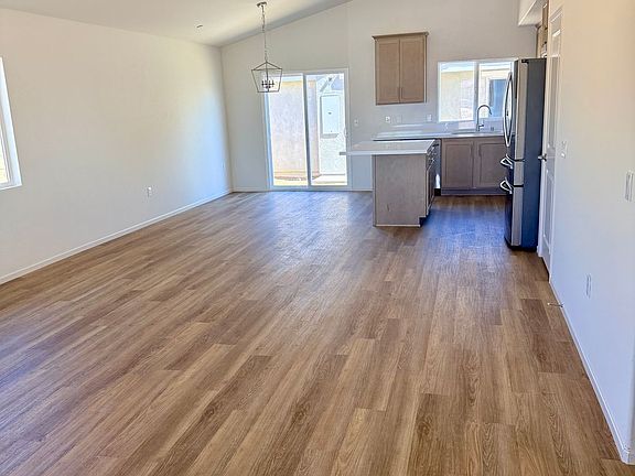 5th image of 11702 Sebastian Rd