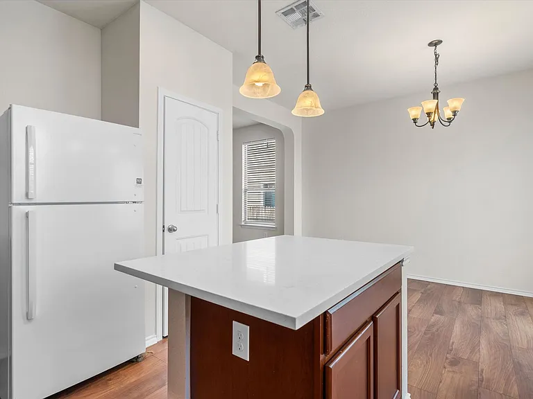 7604 Knockfin Dr — Photo 14