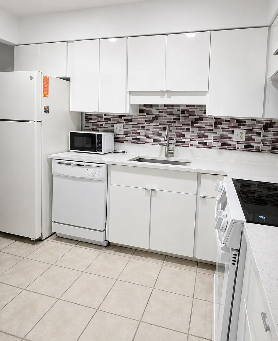 2 bed, 998 sqft, $1,750 — Photo 2