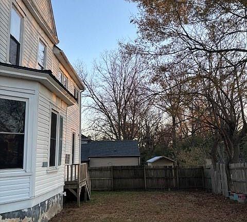 4th image of 501 Lindsey St