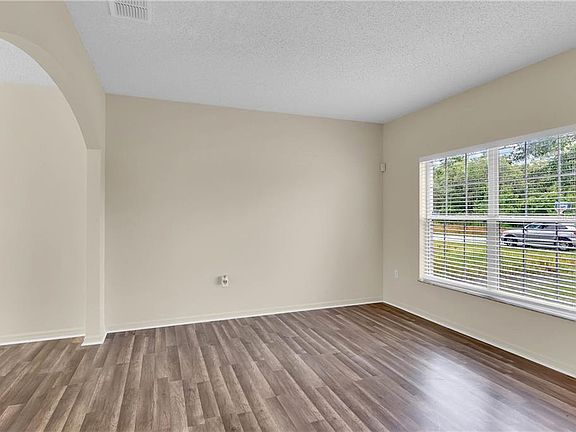 3rd image of 452 Athabasca Ct
