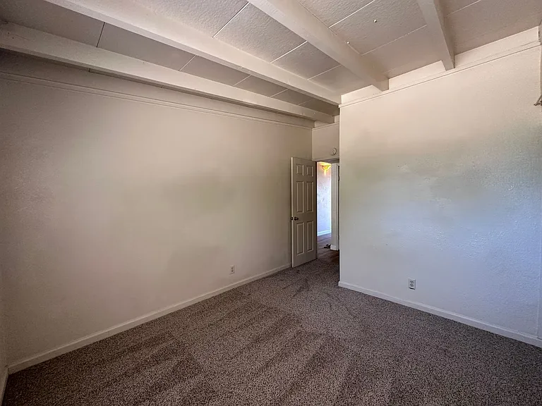621 Hardy Dr — Photo 10