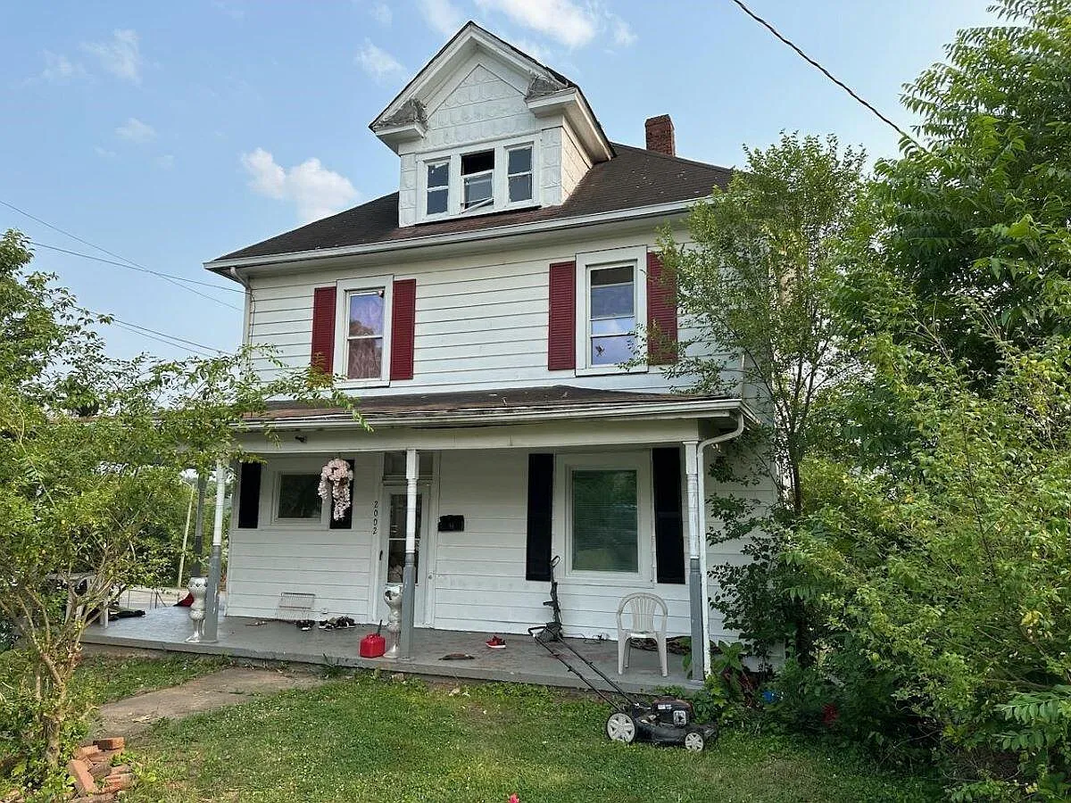 2002 Staunton Ave NW photo 1