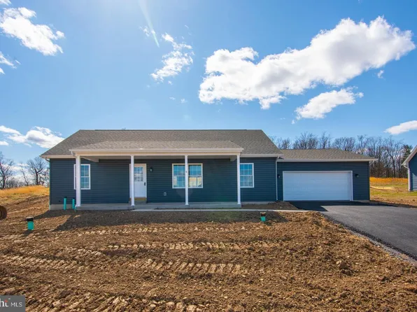 230 Monroe Valley Dr, Jonestown, PA 17038