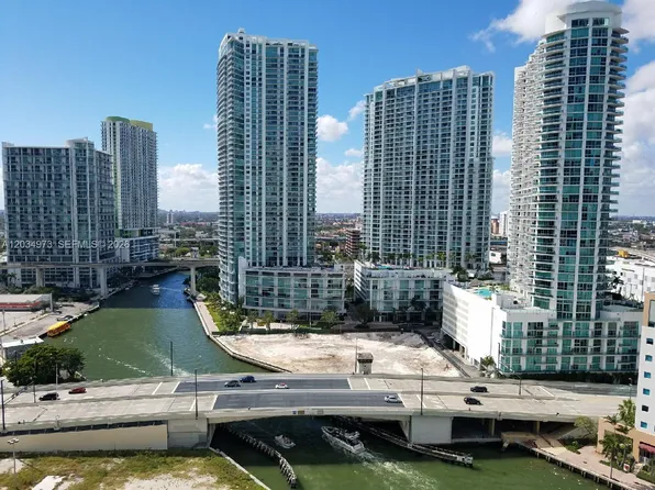 31 SE 5th St APT 2205, Miami, FL 33131