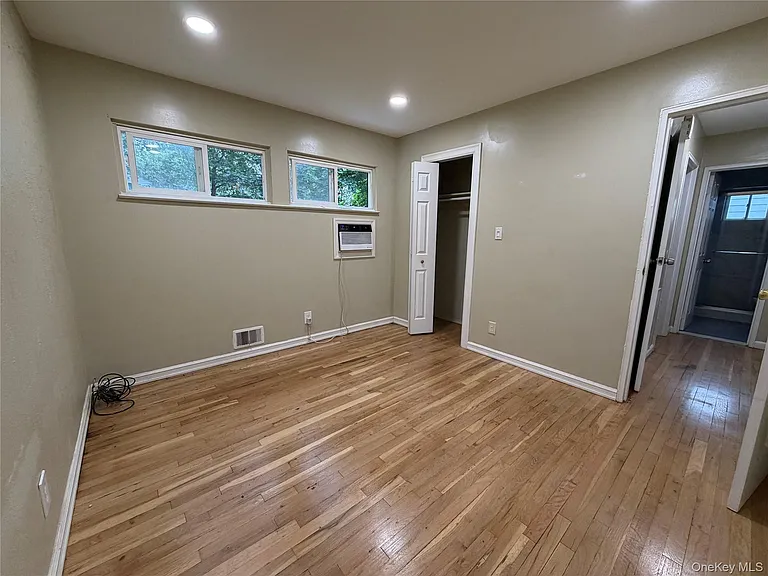 196 Sterling St — Photo 9