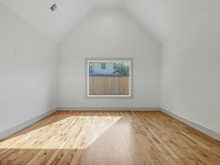 3921 S Madison Ave — Photo 33
