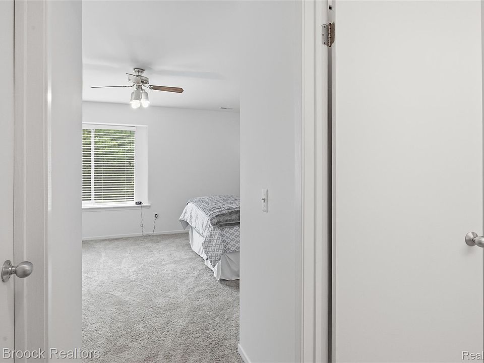 6580 Ridgefield Cir Apt 203, photo 21