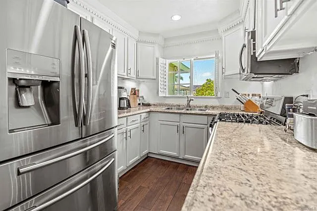 904 Kostner Dr — Photo 12