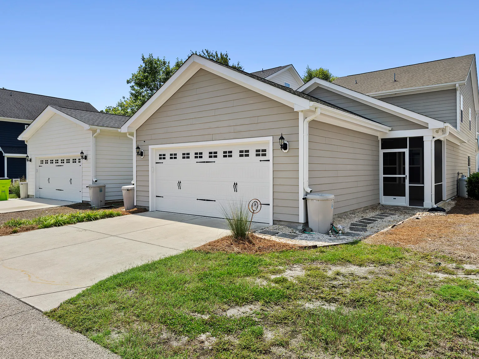 5 bed, 2730 sqft, $3,450 — Photo 3