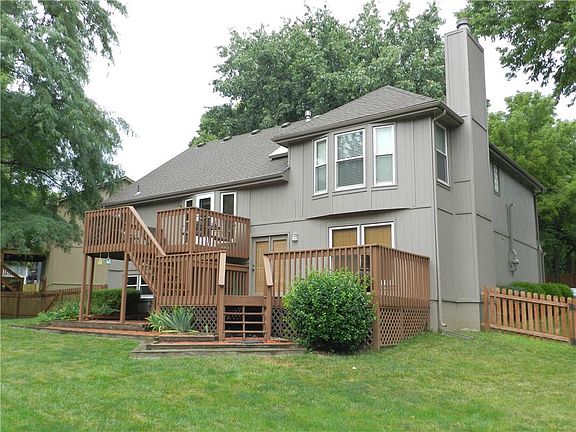 5th image of 1319 NE Quail Walk Dr
