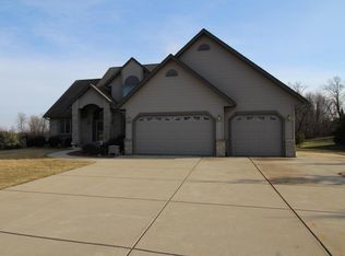 4739 S Blue Heron Dr, West Bend, WI 53095